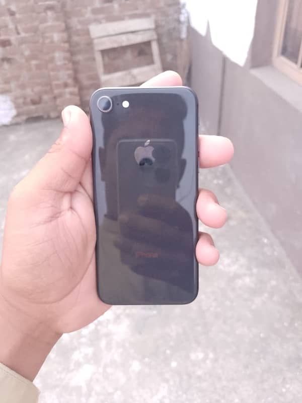 iPhone 8 sim working 64 gb 3