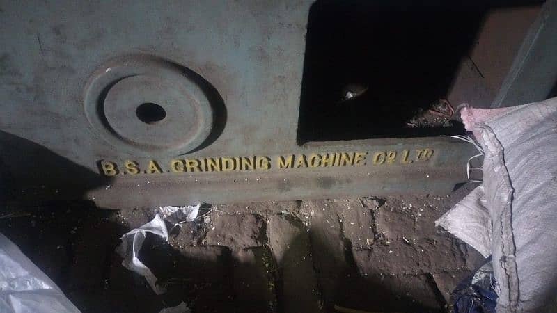 center less grinding machine 3