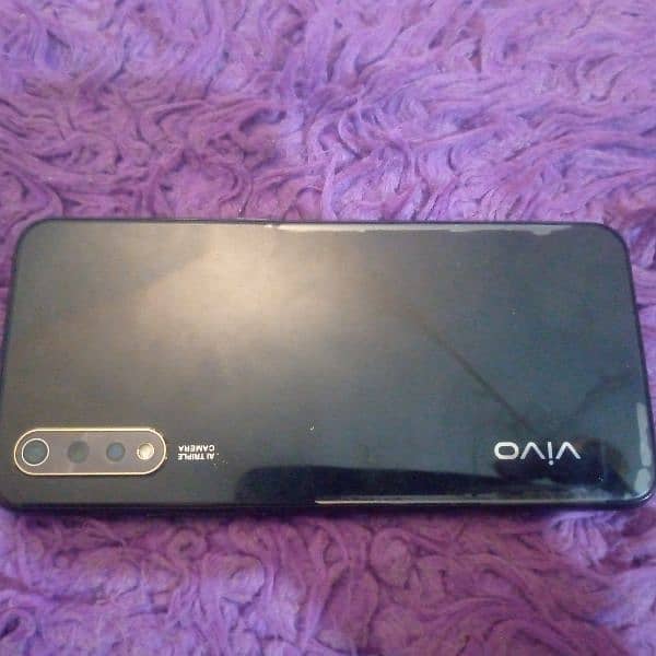 vivo s1 all ok new condition 8 gb 256 2