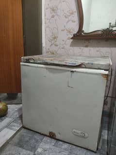 Dawlance deep freezer