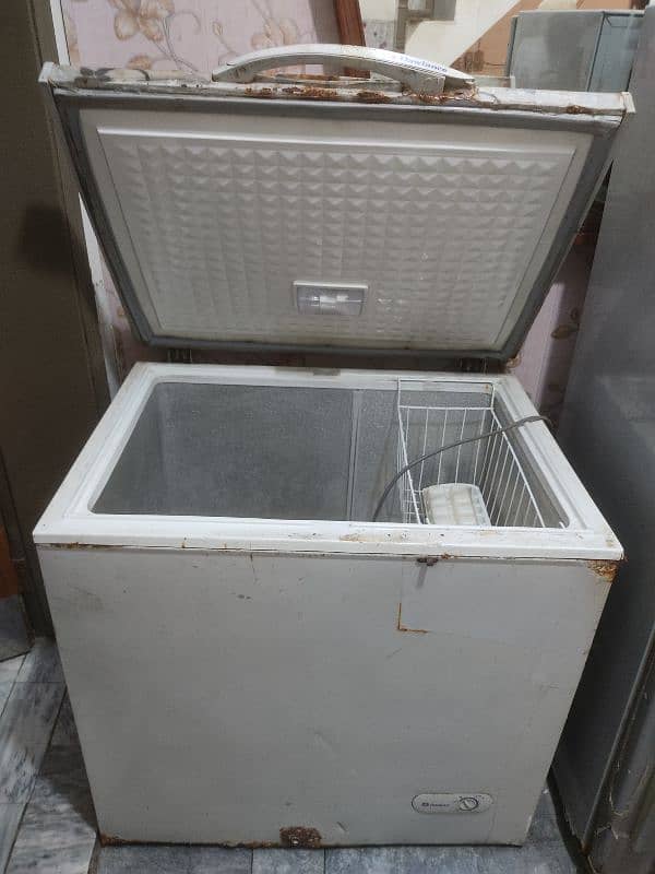 Dawlance deep freezer 4