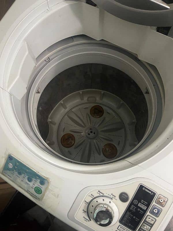 DAEWOO Washing Machine (Korean made) 2