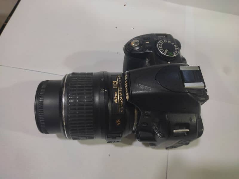 10/10 nikkon D3100 bohat kum use hwa hy 5