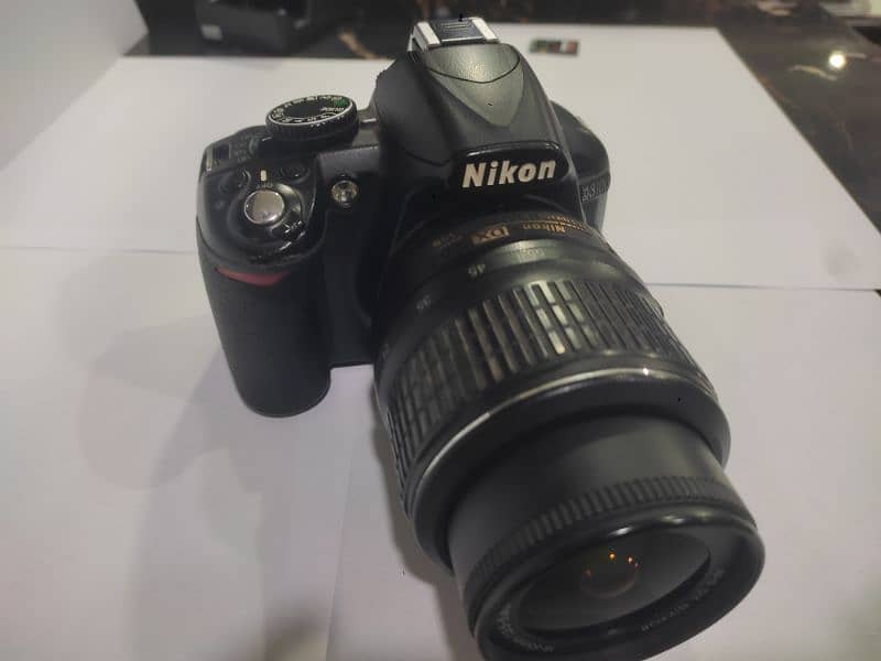 10/10 nikkon D3100 bohat kum use hwa hy 6