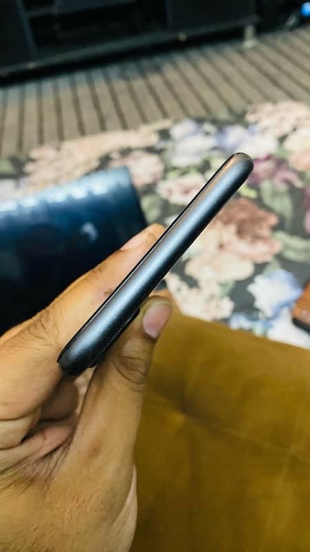 iphone 8 plus 64gb PTA APPROVED 4