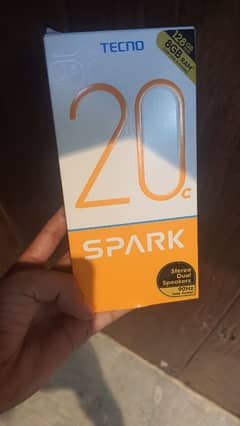 Techno spark 20c box open.