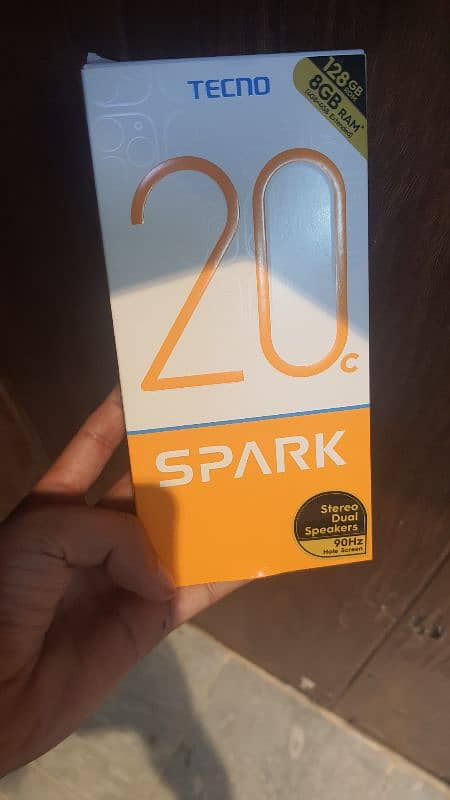 Techno spark 20c box open. 0