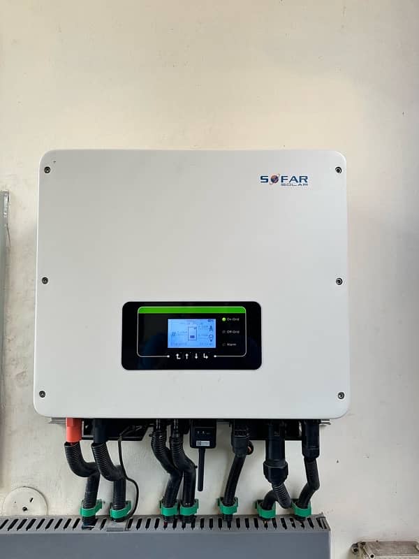 6kw hybrid IP 65 solar inverter 1