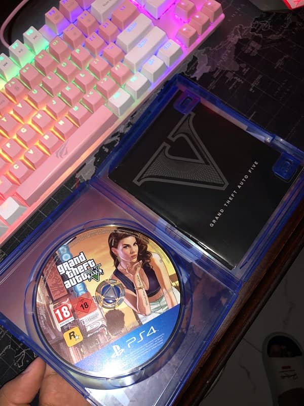 Grand Theft Auto GTA 5 Cd For Ps4 2