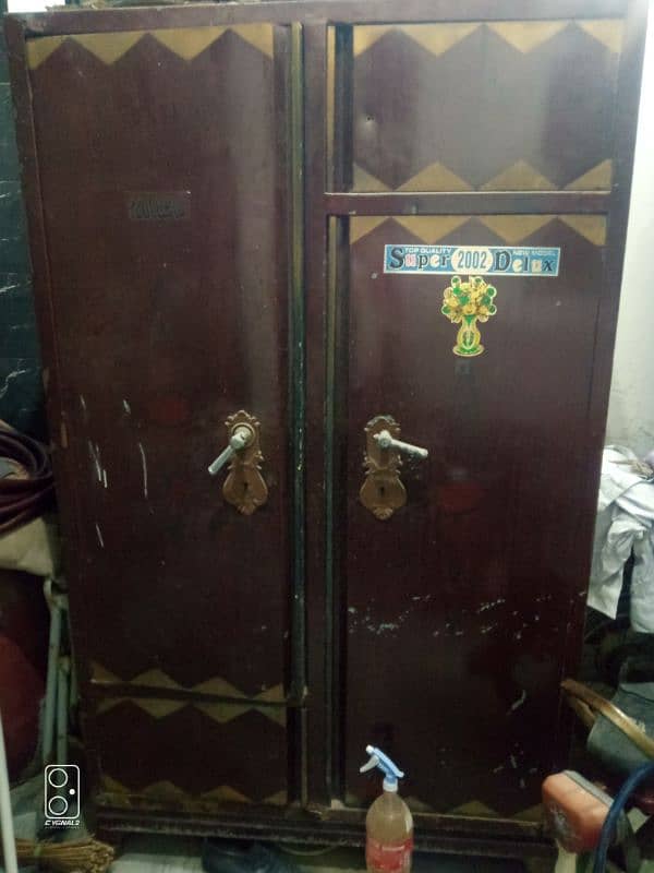 iron safe Allmaari 1