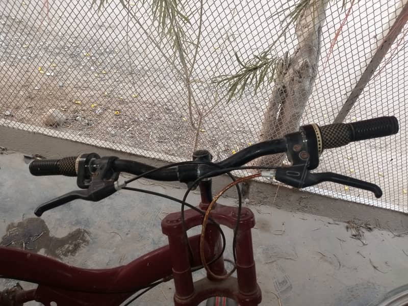 Pakistani made gorrilla cycle 8 out of 10 condition, off road cycle 4