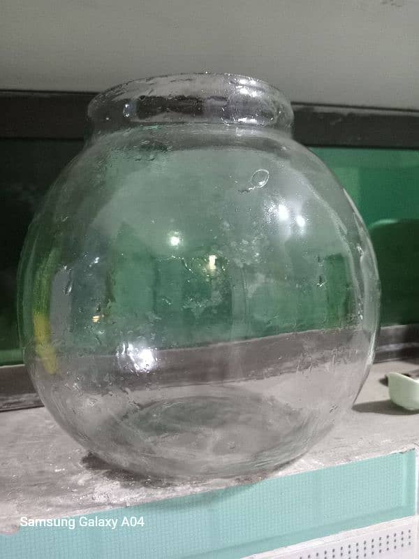 aquarium/fish jar/ white pebbles 1