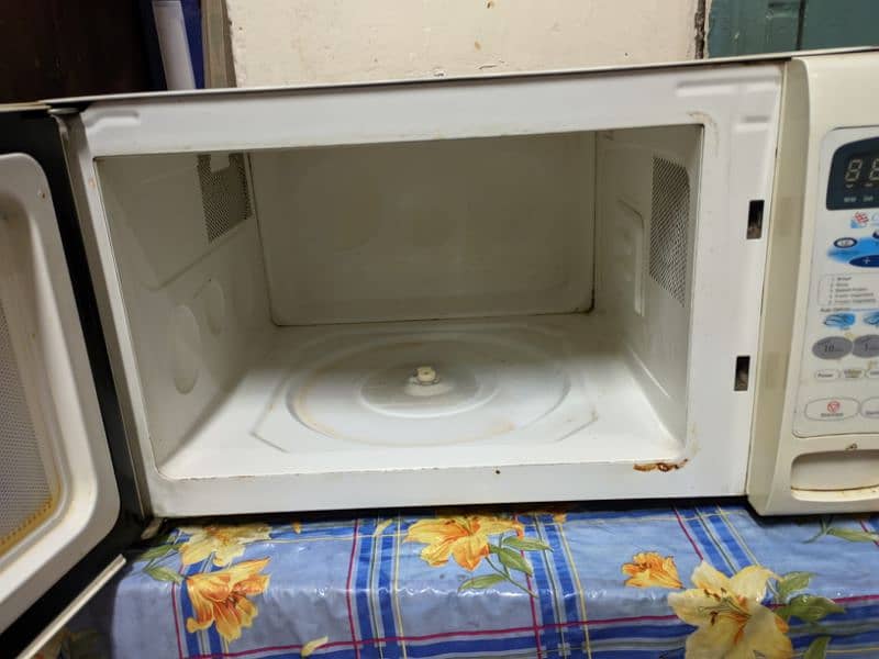 Dawlence microwave oven 1