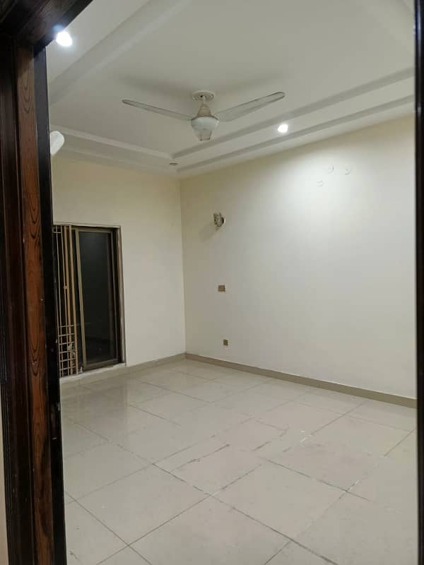 10 Marla Upper Portion 3 Bed Like Brand New Available For Rent In Overseas A Block Bahria TOwn Lahore 2