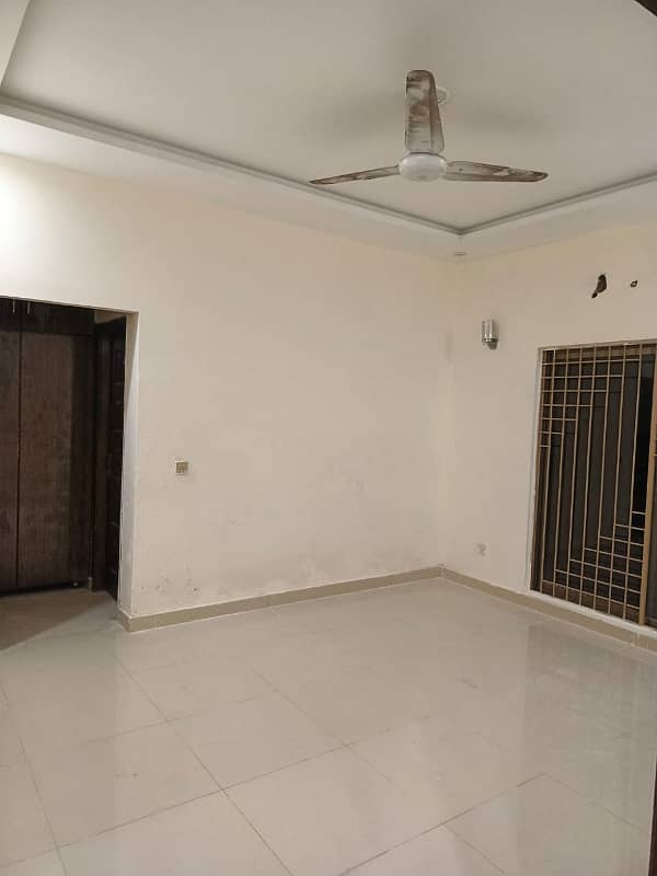 10 Marla Upper Portion 3 Bed Like Brand New Available For Rent In Overseas A Block Bahria TOwn Lahore 7