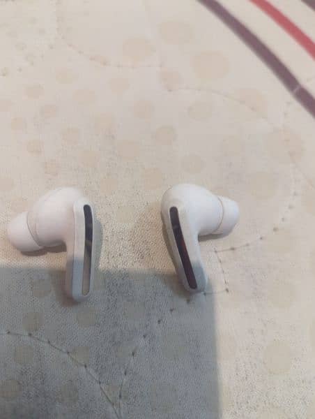 Redmi buds 5 earbuds 1