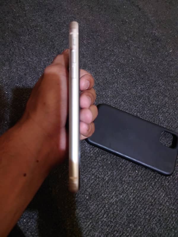 IPHONE 11 Factory unlock 3