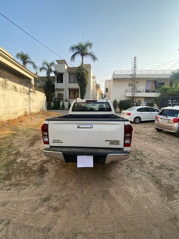 Isuzu D-Max V-Cross 2019 4