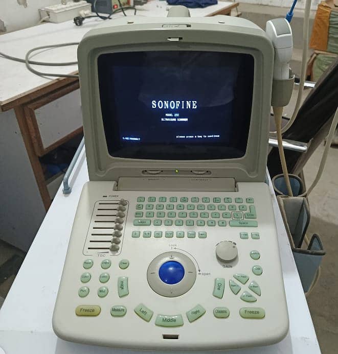 ultrasound machine / portable ultrasound machine / colour daoppler 15