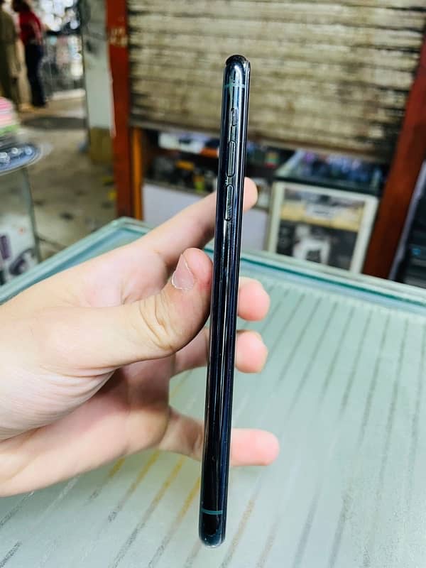 iPhone 11 Pro Max 1