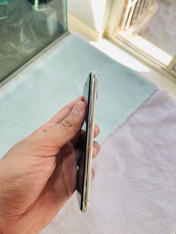 Iphone X (256gb PTA) 1