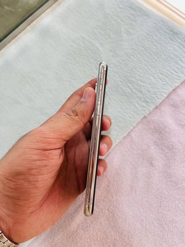 Iphone X (256gb PTA) 2