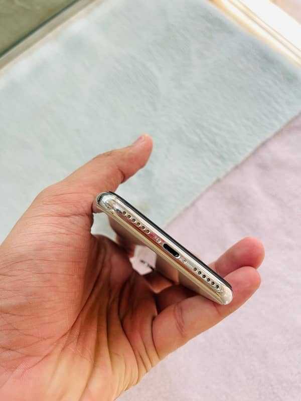 Iphone X (256gb PTA) 3