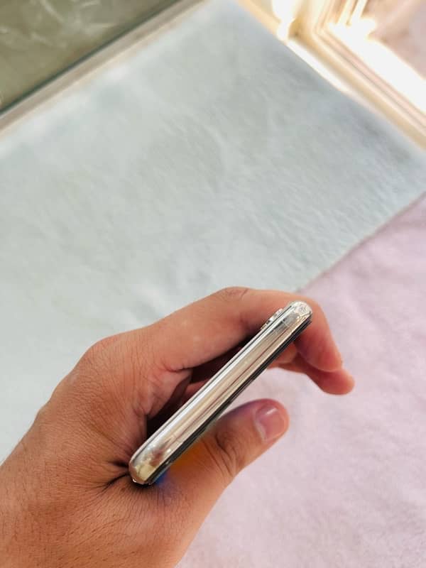 Iphone X (256gb PTA) 4