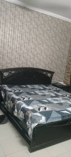 wood double bed