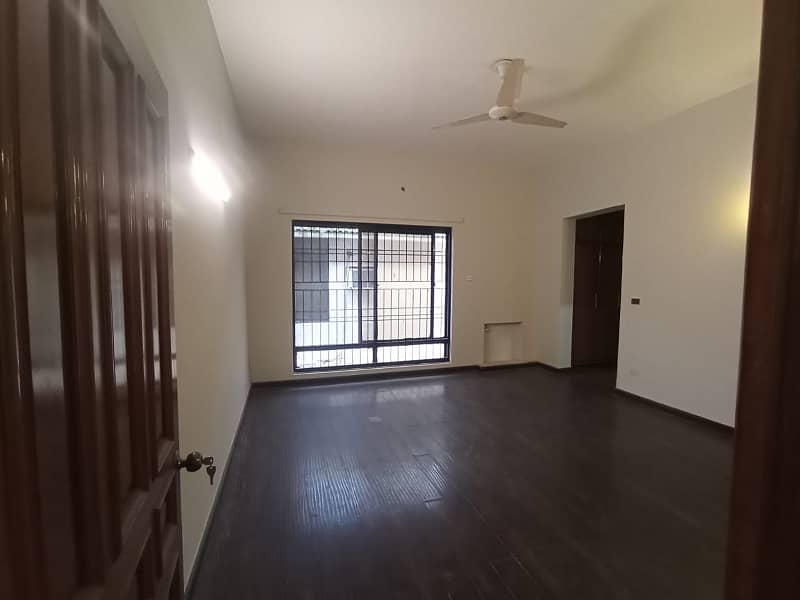 01 Kanal Modern Design House For Rent W Block DHA Phase 3 12