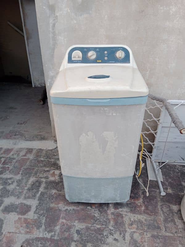 good condition Asia washing machine 1