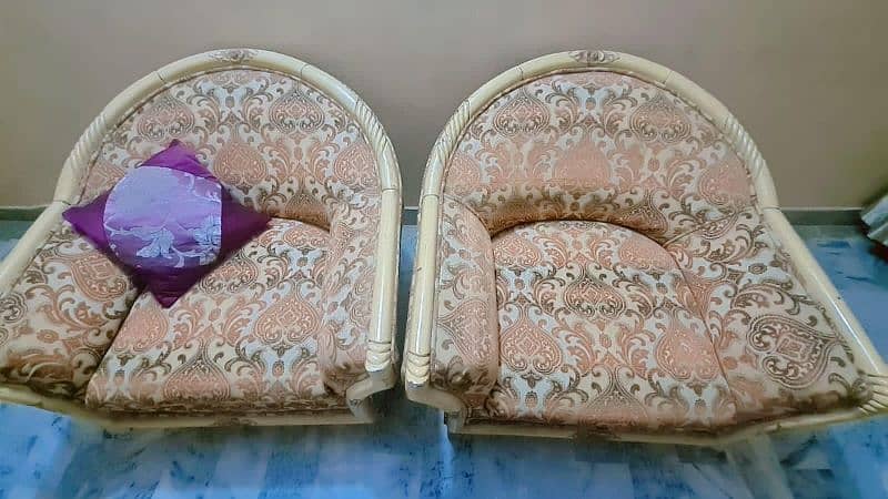 7 seater luxurious sofa set excellent condition 5