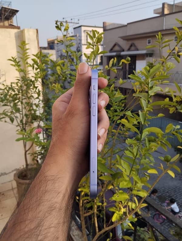 iPhone 12 64GB NON PTA Factory Unlock URGENT SALE 3