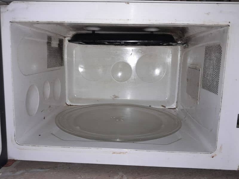 Selling Microwave 1