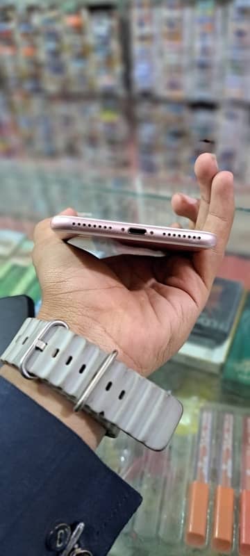 iPhone 7plus  official pta approved is no par rabta kary 03334067830 8