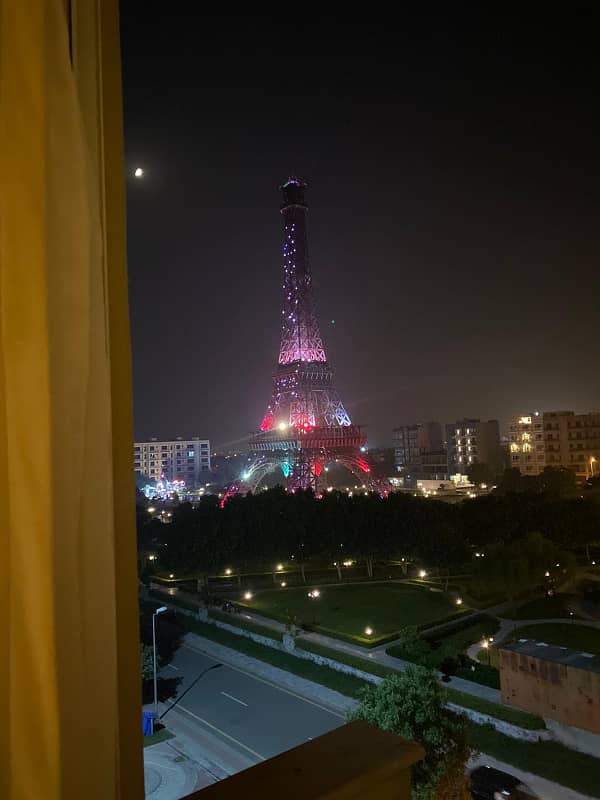 Luxury Fully Furnished Flat for Rent with Eiffel Tower View in Bahria Town Only 40k! 1