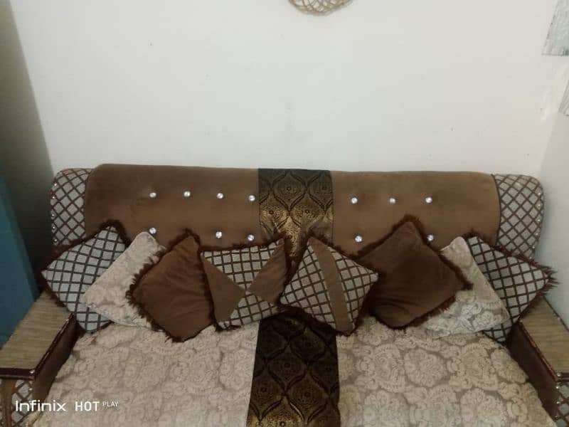 5 seater sofa 0