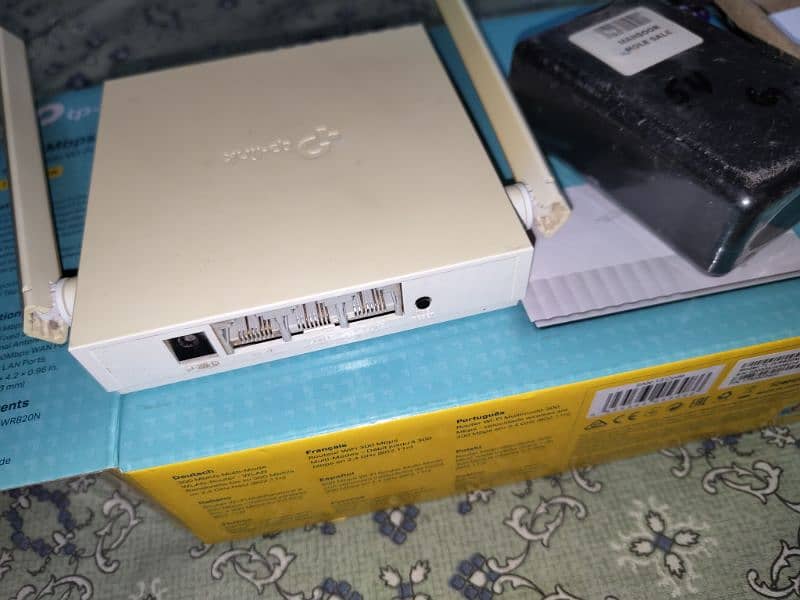 TP-Link TL-WR820N Router with Power Bank - Good Condition 3