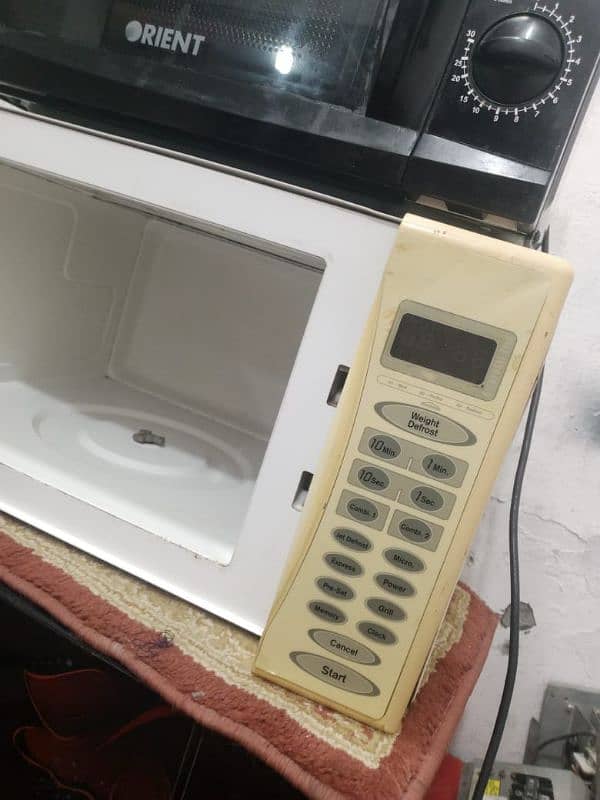 microwave oven good condition 4