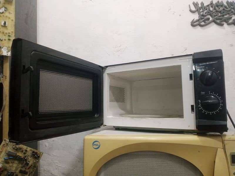 microwave oven good condition 7