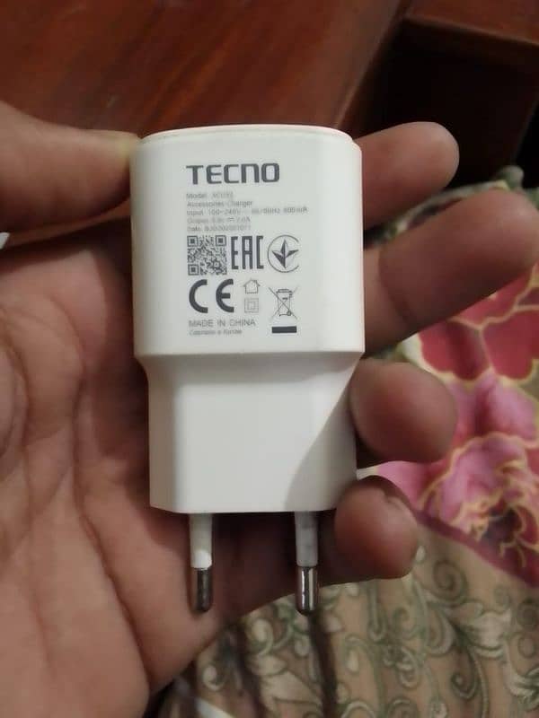 Tecno spark 20 8/128Gb 4