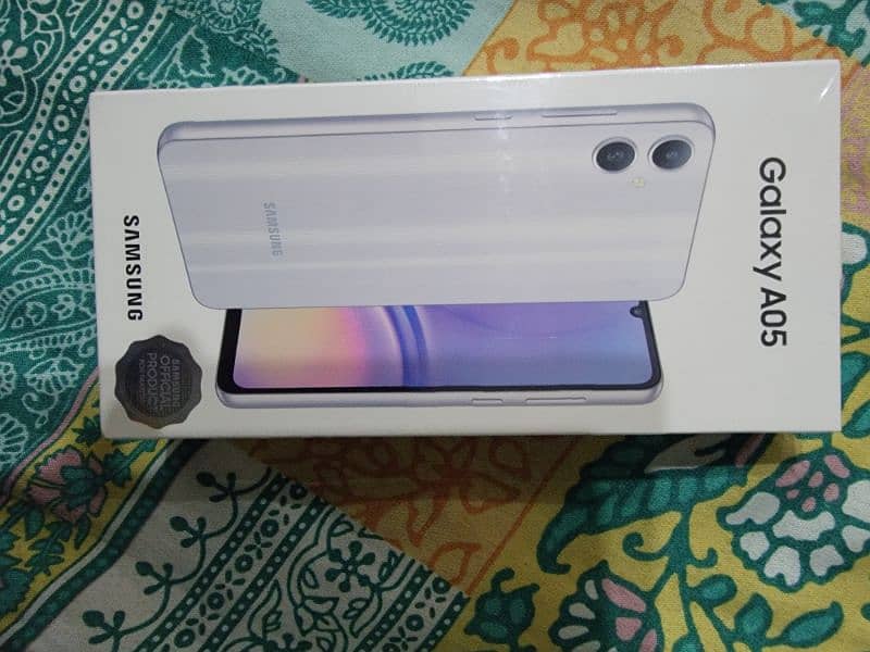 samsung A05 6/128 silver 0