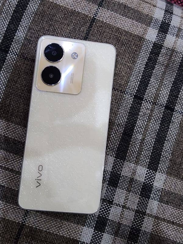 vivo Y36 4