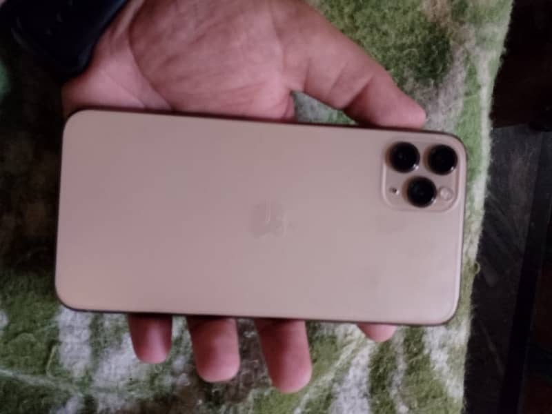 iPhone 11promax non pta but life time sim chalay gi 1