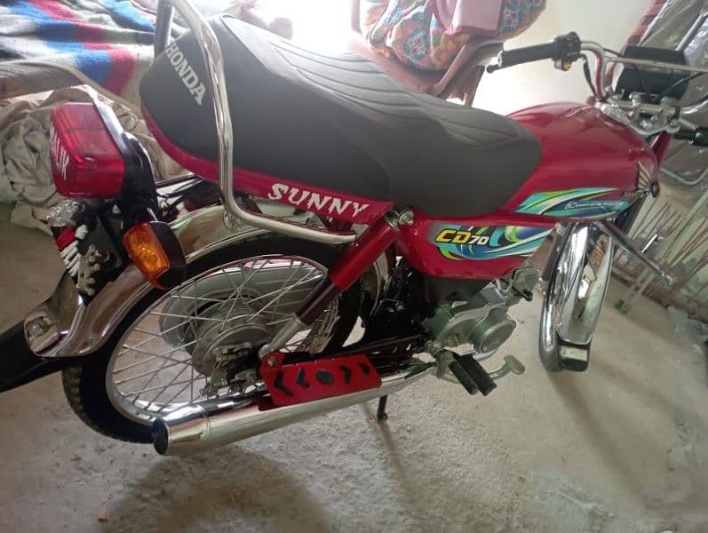 Honda CD 70 new bike for urgent sale 4