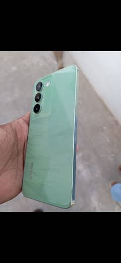 Vivo y100