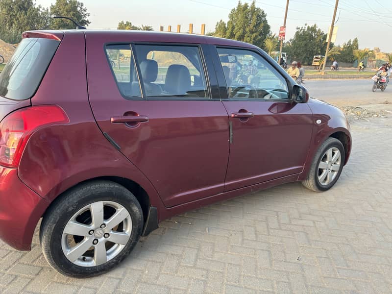 Suzuki Swift 2018 Dlx Navigator 1st Owner 11