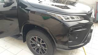 Toyota Fortuner gr black