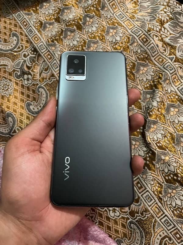 vivo V20 2