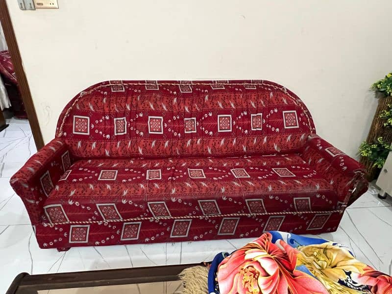 6 seeter sofa all ok for sitting koi masla nhi hai 6 seeter hai 5